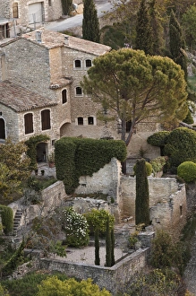 Images Dated 20th April 2012: Unique architecture of home in Gordes, France