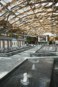 United Arab Emirates, Dubai, Bur Dubai. Bur Juman Centre Mall / Interior