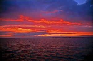 North Sea Prints: United Kingdom, Southend-on-Sea. Sunset on the Thames