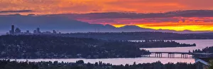 Images Dated 5th June 2013: United States, Washington. Lake Washington, Mercer Island, Seattle skyline, and Olympic