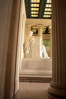 Images Dated 15th April 2005: Unusual angle of Lincoln Memorial Washington DC
