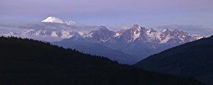Images Dated 24th August 2004: An unusual view of Mount Baker and the entire Twin Sisters Range in evening light