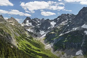 Images Dated 8th February 2022: Upper Fisher Creek basin. Fisher Peak