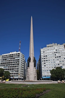 Images Dated 1st March 2009: Uruguay, Montevideo Department, Montevideo. El Obelisko on Avenida 18 de Julio