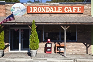 Images Dated 19th October 2009: USA, Alabama, Birmingham. Village of Irondale, Irondale Cafe, real-life setting for