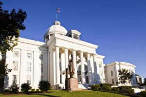 Images Dated 20th October 2009: USA, Alabama, Montgomery. Alabama State Capitol, b. 1851. late afternoon