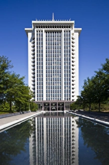 Images Dated 20th October 2009: USA, Alabama, Montgomery. RSA Tower, state pension building