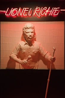 Images Dated 17th October 2009: USA, Alabama, Tuscumbia. Alabama Music Hall of Fame, statue of Lionel Ritchie
