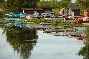 Images Dated 10th September 2004: USA-ALASKA-ANCHORAGE: Lake Hood Air Harbor Worlds Busiest Floatplane Base