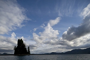 Images Dated 25th June 2007: USA, Alaska, Eddystone Rock near Misty Fiords National Monument