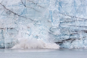 Images Dated 20th July 2012: USA, Alaska, Glacier Bay National Park. Calving of the Margerie Glacier. Credit as