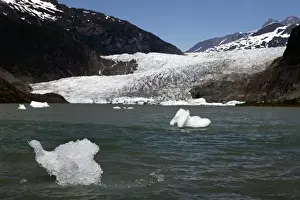 Images Dated 13th July 2009: USA, Alaska. Hubbard Glacier, an advancing tidewater glacier popular for viewing from cruiseships