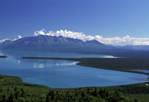 Images Dated 26th January 2011: USA, Alaska, Katmai National Park. Spectacular view of Iliuk Arm of Naknek Lake at Mt