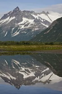 Images Dated 29th August 2008: USA, Alaska, Katmai National Park, Kukak Bay, Mountain peaks reflected in still water