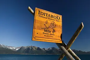 Images Dated 13th September 2004: USA-ALASKA-KENAI PENINSULA-SEWARD: Iditarod National Historic Trail Sign / Mile
