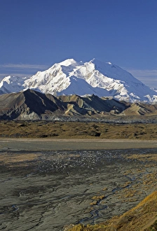 Images Dated 12th December 2012: USA, Alaska, Mount McKinley, McKinley River, Denali National Park