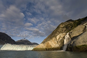 Images Dated 26th August 2007: USA, Alaska, Tongass National Forest, Tracy Arm - Fords Terror Wilderness, Setting