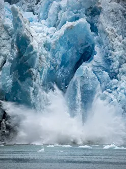 Images Dated 30th October 2018: USA, Alaska, Tracy Arm-Fords Terror Wilderness, Massive iceberg calving from face of