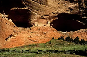 USA, Arizona, Canyon de Chelly National Monument, Mummy Cave Ruin in Canyon del Muerto