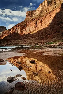 Images Dated 12th May 2007: USA Arizona Grand Canyon Colorado River Float Trip North Canyon Vertical 2