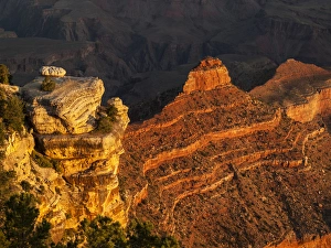 Images Dated 12th September 2010: USA, Arizona, Grand Canyon National Park, Sunrise at Yaki Point on the South Rim