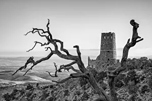 Images Dated 16th September 2019: USA, Arizona, Grand Canyon National Park, Sunrise at the Desert View Watchtower