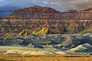 Images Dated 4th November 2013: USA, Arizona. Landscape in Glen Canyon National Recreation Area