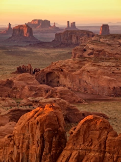 Images Dated 28th September 2010: USA, Arizona, Monument Valley Navajo Tribal Park, Sunset view from Hunts Mesa