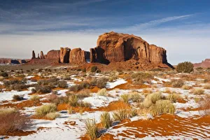 Images Dated 6th January 2009: USA, Arizona, Monument Valley Navajo Tribal Park. Monument Valley in the snow