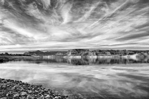 Images Dated 17th September 2019: USA, Arizona, Page, Late afternoon at Lake Powells Lone Rock Beach