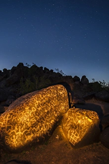 Images Dated 17th February 2015: USA, Arizona, Painted Rock Petroglyph Site. Rocks covered with petroglyphs. Credit as