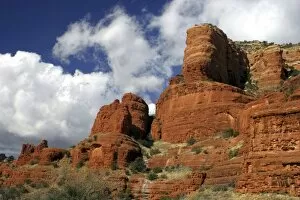 Images Dated 15th January 2006: USA, Arizona, Sedona. Scenic Red Rock formations of Sedona, Arizona