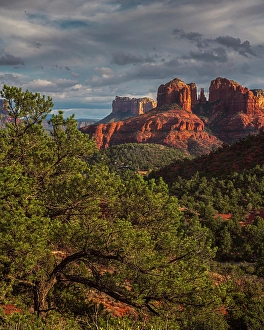 Images Dated 4th December 2023: USA, Arizona. Sunrise on mountain and valley landscape