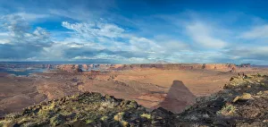 USA, Arizona. View of Lake Powell from Tower Butte