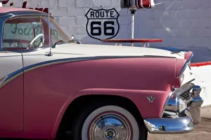 Images Dated 8th January 2009: USA, Arizona, Williams. Rt. 66 Town, 1950s Ford Car