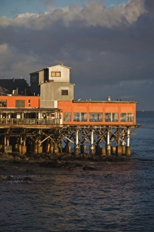 Images Dated 26th December 2010: USA, California, Central Coast, Monterey, Cannery Row area, pier shops and restaurants