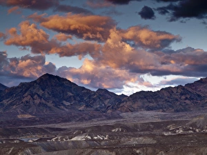 Images Dated 27th January 2010: USA, California, Death Valley National Park, Dusk from Zabriskie Point