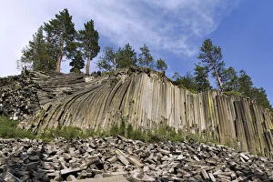 Images Dated 7th July 2005: USA, California, Devils Postpile National Monument. Basalt column formations