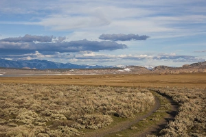 Images Dated 16th April 2011: USA, California, Eastern Sierra Nevada Area, Whitmore Hot Springs, landscape by Lake