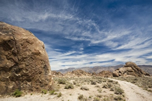 Images Dated 16th April 2011: USA, California, Eastern Sierra Nevada Area, Lone Pine, landscape of the Alabama Hills