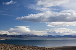 Images Dated 18th April 2011: USA, California, Eastern Sierra Nevada Area, Lee Vining, Mono Lake, mountain landscape