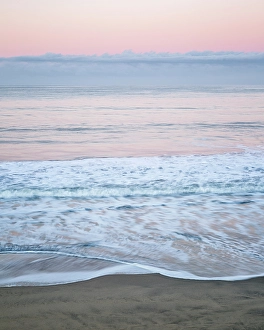 Images Dated 2025: USA, California, Half Moon Bay, Pastel dawn from Dunes Beach