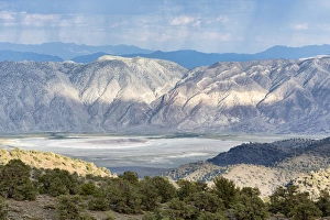 Images Dated 29th August 2012: USA, California, Inyo National Forest. Landscape of Inyo Mountains at sunrise. Credit as