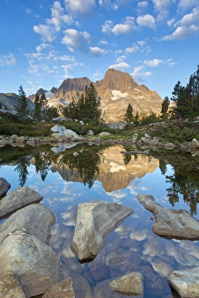 Images Dated 17th August 2012: USA, California, Inyo National Forest. Rocky shore of Garnet Lake