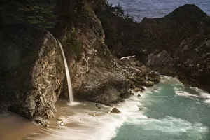 USA, California, Julia Pfeiffer Burns State Park. McWay Falls into small cove