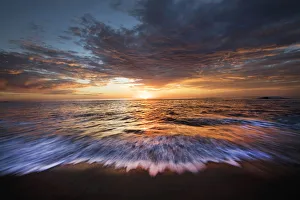 Images Dated 27th September 2016: USA, California, La Jolla. Sunset over beach