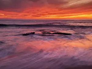 Images Dated 9th October 2009: USA, California, La Jolla, Sunset at north end of Windansea Beach