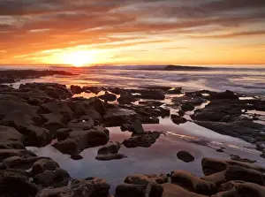 Images Dated 18th January 2009: USA, California, La Jolla, Sunset over tide pools at Coast Blvd. Park