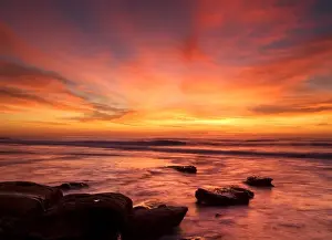 Images Dated 11th November 2008: USA, California, La Jolla, Sunset over tide pools at Coast Blvd. Park
