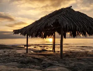 Images Dated 4th November 2009: USA, California, La Jolla, Surf shack and surfers at Windansea Beach during sunset